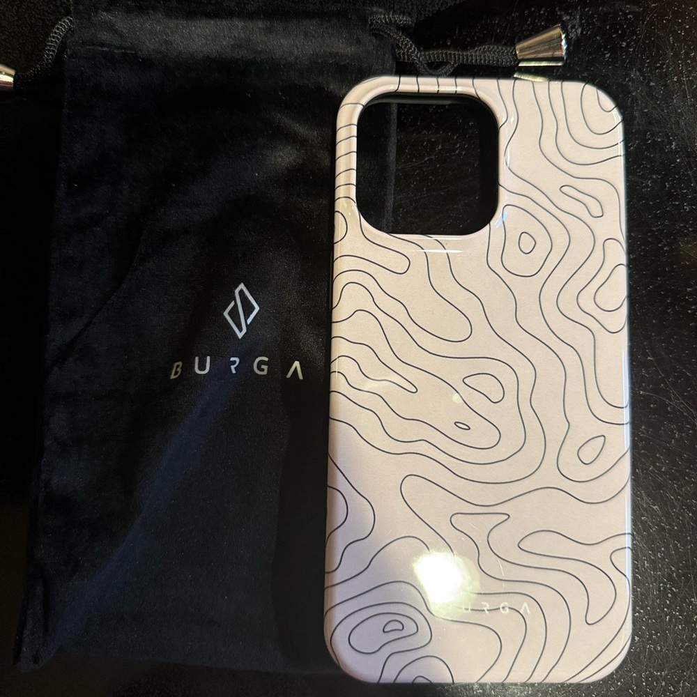 burga iphone 15 pro max case like new